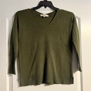 ☘️ LOFT Olive Knit‎ V-Neck Knit Top - XSP